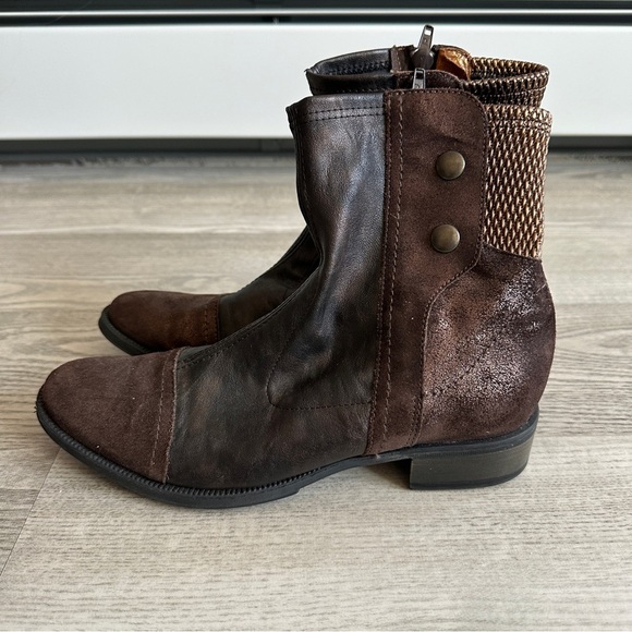 Sundance Brown Leather Ankle Boots - Picture 6 of 12